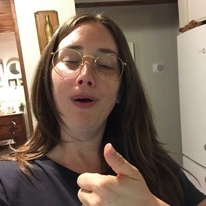 Meet your Posher, Ava